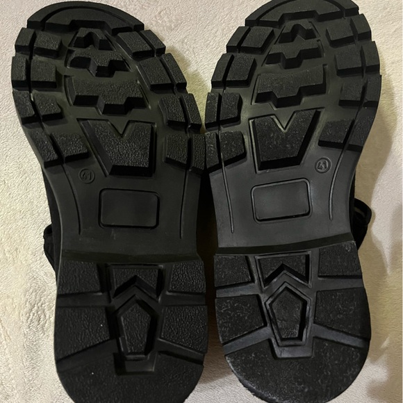 Small lot black lug sole Mary Jane’s size 11 - Picture 3 of 7